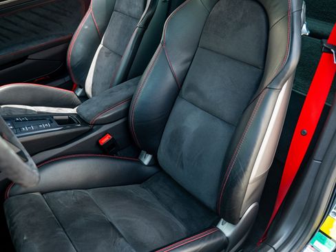 Used 2018 Porsche 911 GT3 RWD image 5