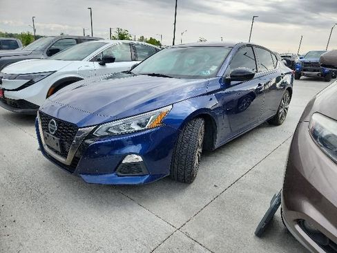 Used 2019 Nissan Altima 2.5 SR FWD image 1