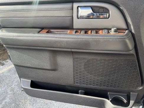 Used 2016 Ford Expedition Platinum image 21