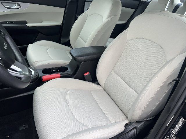 Used 2023 Kia Forte LXS w/ LXS Technology Package FWD image 30
