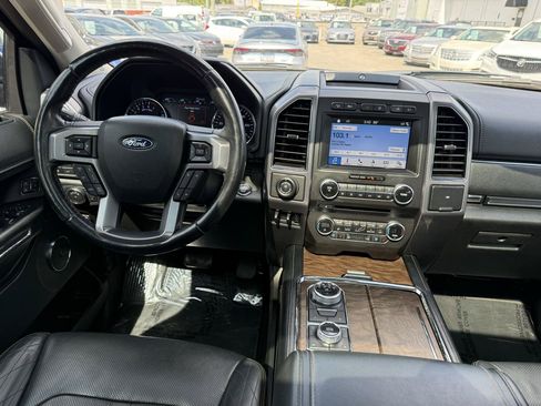 Used 2018 Ford Expedition Platinum AWD/4WD image 30