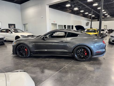 Used 2020 Ford Mustang Shelby GT500 w/ Technology Package RWD image 6