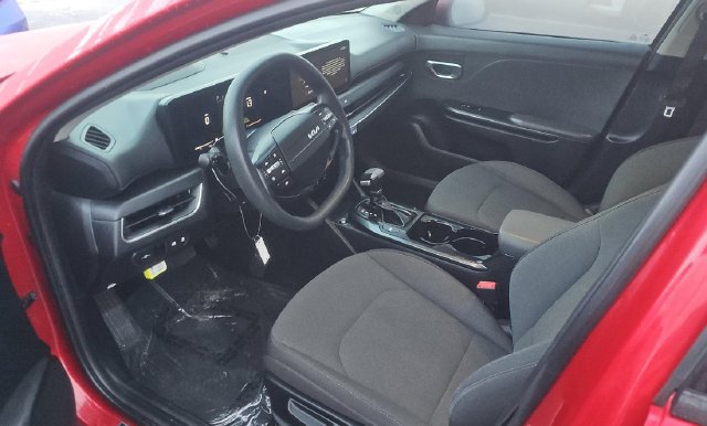 Used 2025 Kia K4 FWD image 23