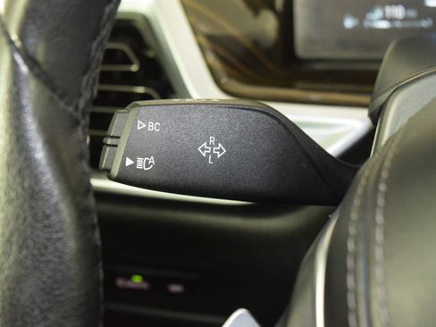 Used 2025 BMW X5 xDrive50e image 18