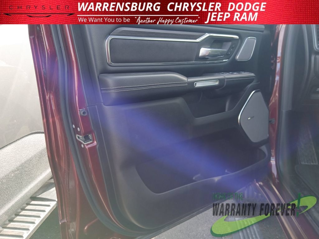 Used 2025 RAM 1500 Laramie AWD/4WD image 12
