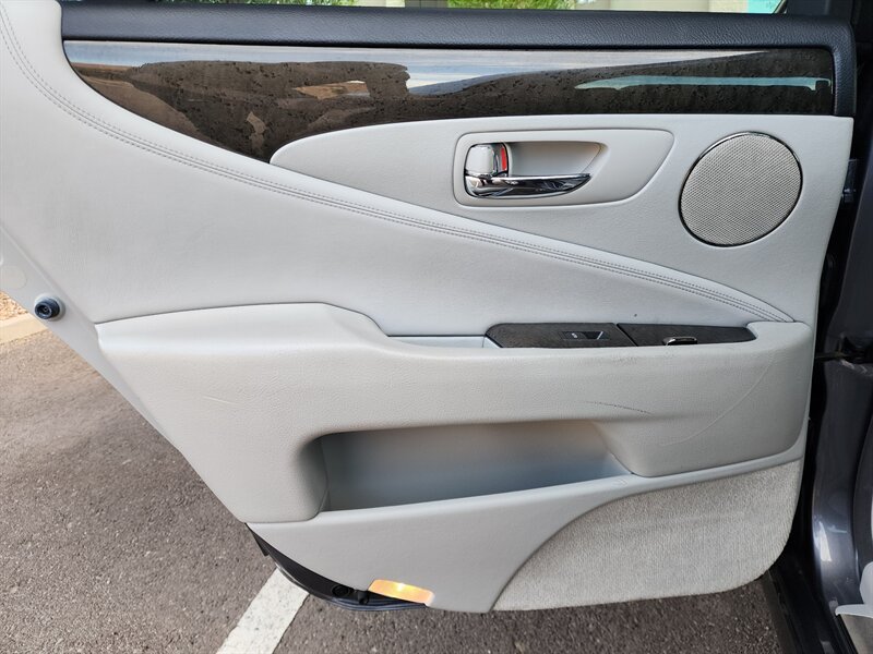 Used 2012 Lexus LS 460 AWD w/ Comfort Pkg image 70