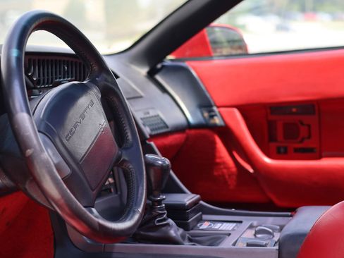 Used 1990 Chevrolet Corvette ZR-1 image 13