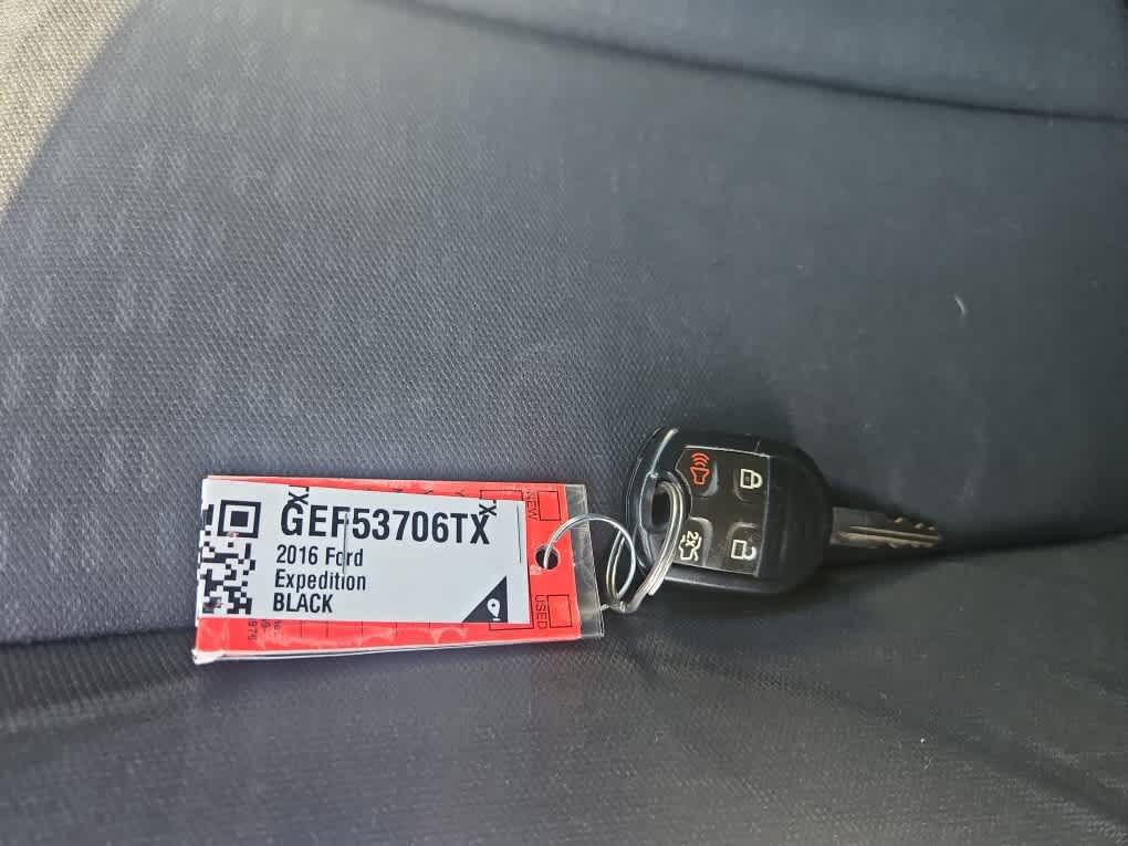 Used 2016 Ford Expedition XLT RWD image 21