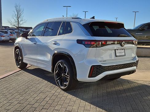 New 2026 Volkswagen Tiguan SEL R-Line image 2