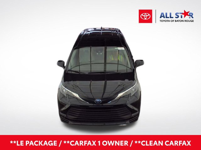 Used 2025 Toyota Sienna LE FWD image 1