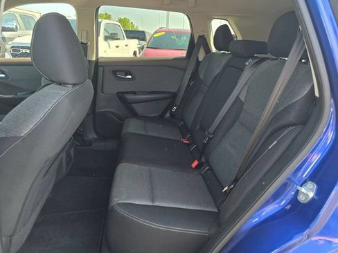 Used 2022 Nissan Rogue SV AWD/4WD image 11