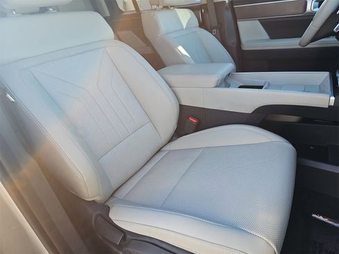 Certified 2025 Hyundai Santa Fe SEL image 10