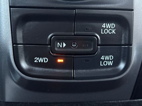 Used 2024 RAM 1500 Classic SLT image 20