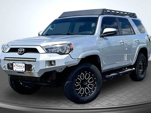 Used 2018 Toyota 4Runner SR5 AWD/4WD image 1