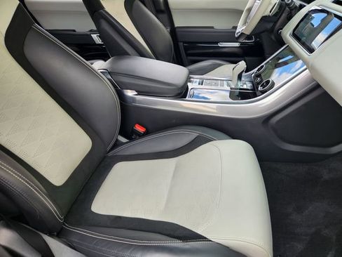 Used 2022 Land Rover Range Rover Sport SVR image 14