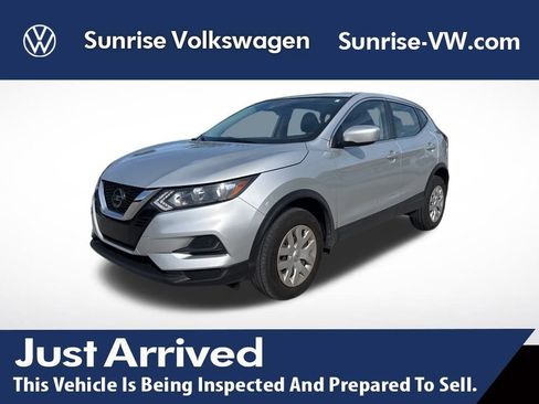 Used 2020 Nissan Rogue Sport S image 1