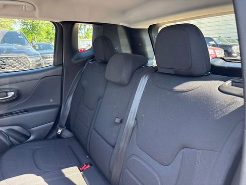 Used 2022 Jeep Renegade Latitude w/ Convenience Group AWD/4WD image 21