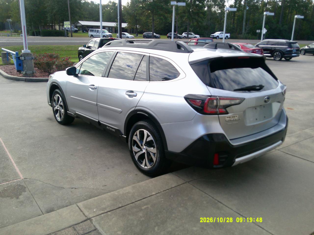 Used 2022 Subaru Outback Limited XT AWD/4WD image 2