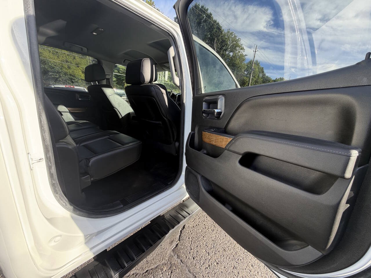 Used 2015 Chevrolet Silverado 2500 LTZ w/ Duramax Plus Package AWD/4WD image 19