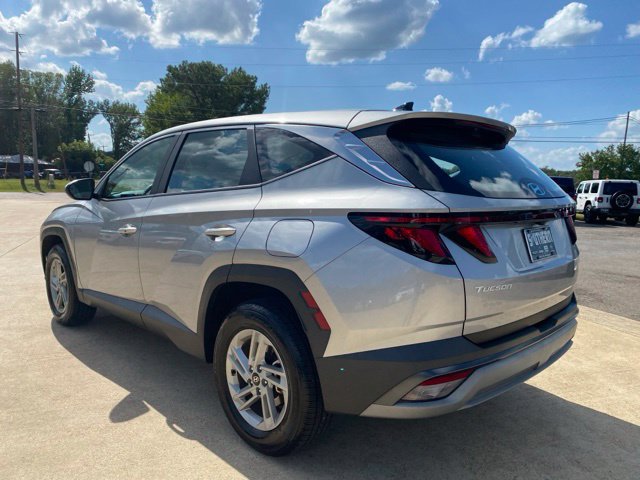 Used 2025 Hyundai Tucson SE AWD/4WD image 3
