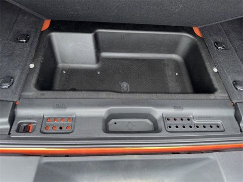 Used 2023 Jeep Wrangler Sport image 33