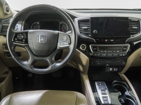 Used 2022 Honda Pilot Touring image 22