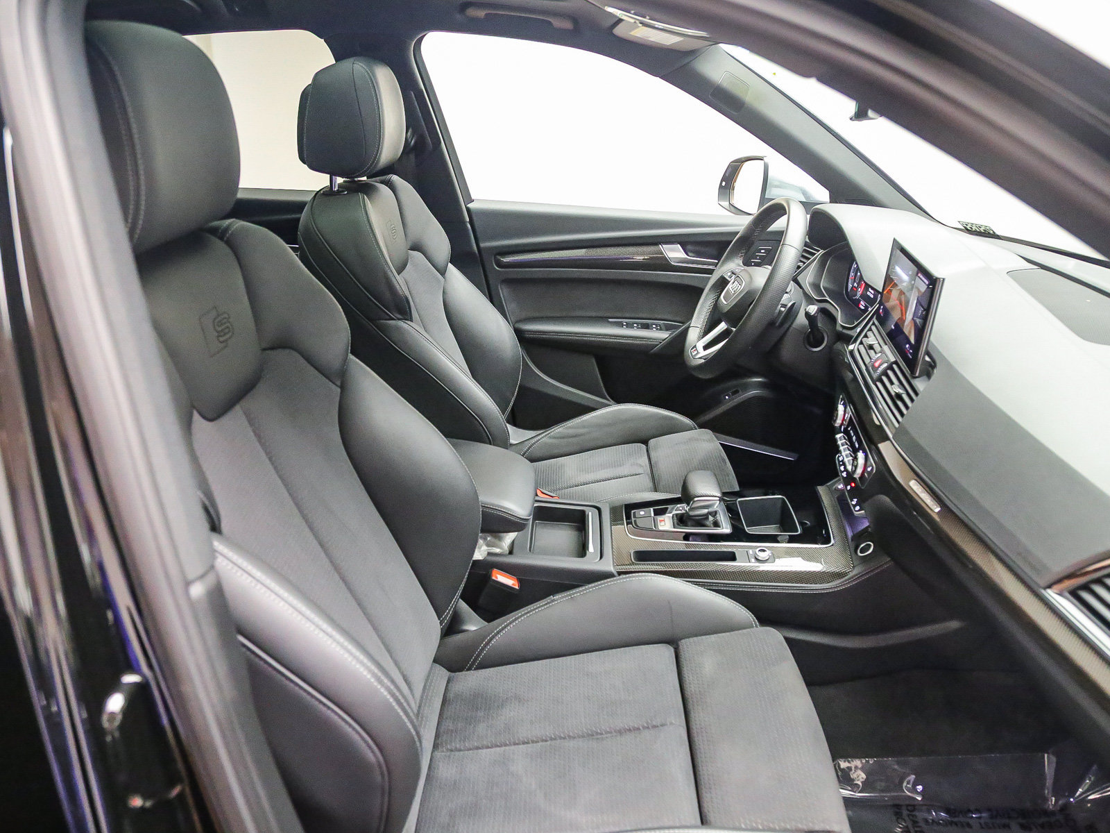 Certified 2022 Audi SQ5 Premium Plus w/ Premium Plus Package AWD/4WD image 17