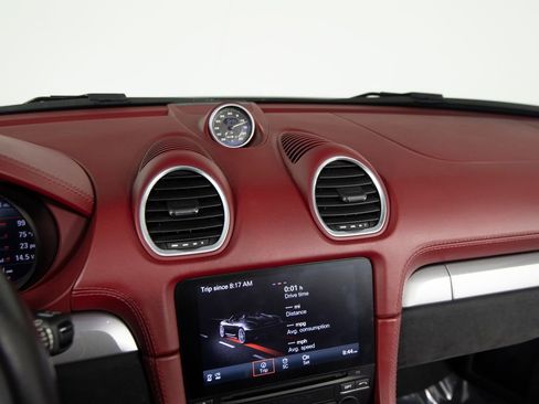 Certified 2021 Porsche 718 Boxster Spyder image 26