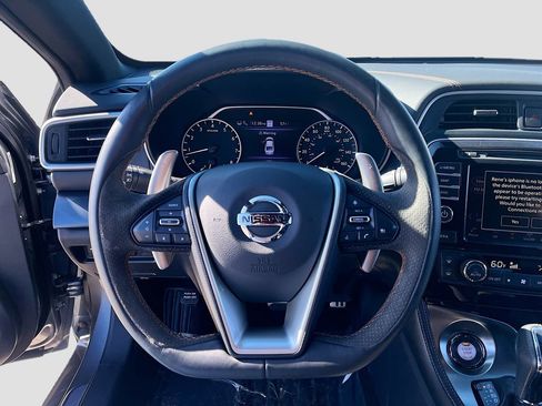 Used 2023 Nissan Maxima SR w/ Sport Mat Group FWD image 11