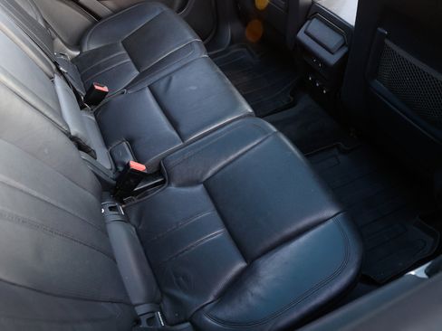 Used 2017 Land Rover Discovery Sport HSE image 12