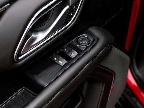 Used 2022 GMC Yukon XL SLE image 45