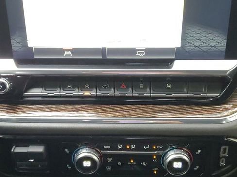 Used 2023 GMC Sierra 1500 SLE image 32