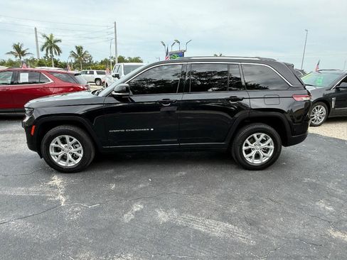 Used 2023 Jeep Grand Cherokee Limited AWD/4WD image 4