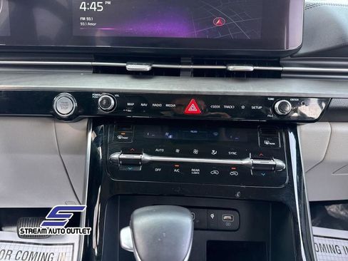 Used 2024 Kia Carnival SX image 30