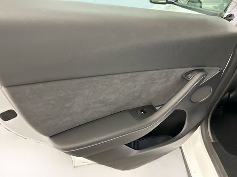 Used 2023 Tesla Model Y Long Range image 28