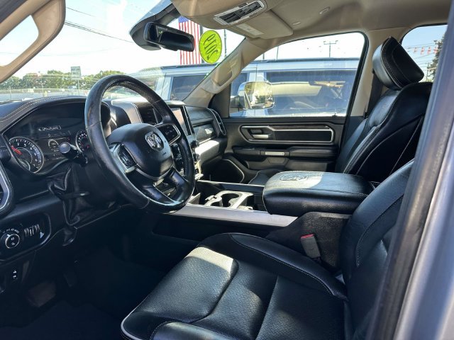Used 2019 RAM 1500 Laramie AWD/4WD image 7