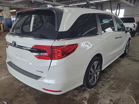 Used 2024 Honda Odyssey Touring image 5