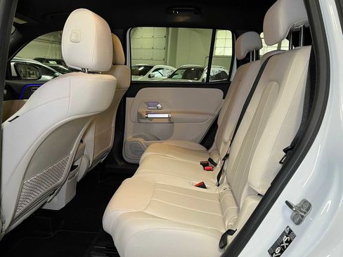 Certified 2025 Mercedes-Benz GLB 250 4MATIC image 19