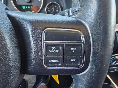 Used 2015 Jeep Wrangler Unlimited Sahara AWD/4WD image 34