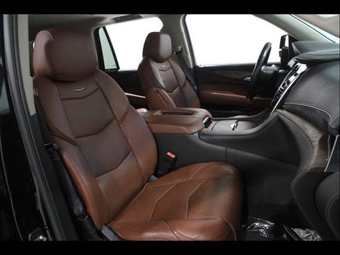 Used 2016 Cadillac Escalade Premium image 19