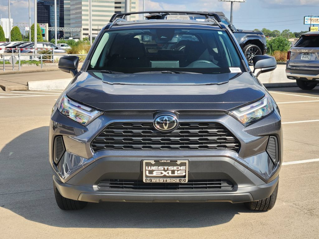 Used 2025 Toyota RAV4 LE AWD/4WD image 2