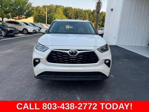 Used 2020 Toyota Highlander XLE FWD image 37