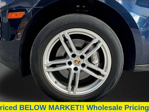 Used 2017 Porsche Macan AWD/4WD image 35