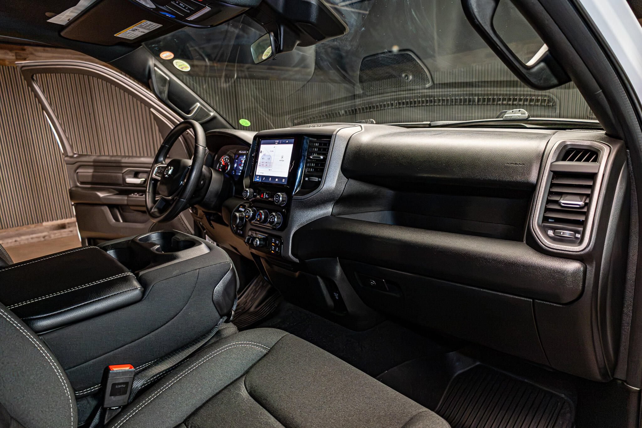 Used 2025 RAM 1500 Warlock AWD/4WD image 16
