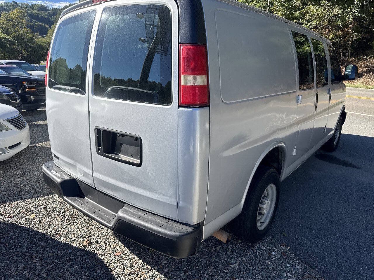 Used 2006 Chevrolet Express 2500 RWD image 5