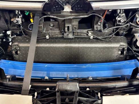 Used 2025 Volkswagen ID. Buzz 1st Edition image 28