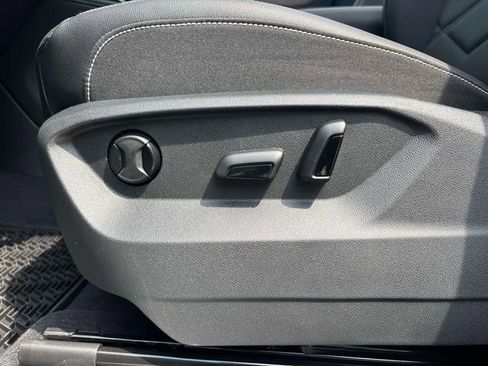 New 2026 Volkswagen Atlas SE FWD image 11