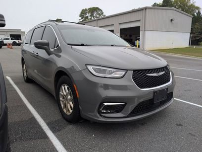 Used 2022 Chrysler Pacifica Touring-L