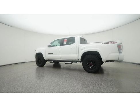 Used 2022 Toyota Tacoma TRD Sport w/ Technology Package AWD/4WD image 24