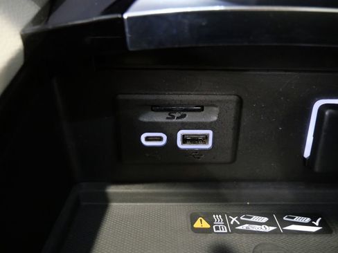 Used 2021 Buick Envision Avenir w/ Technology Package II AWD/4WD image 25